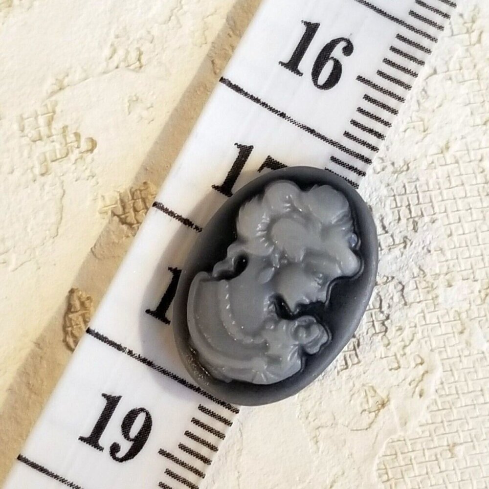 Victorian Raised Cameo Resin Cabochons Mixed Color 18x13mm Oval 10 pcs - Picture 8 of 10
